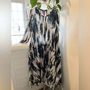 IC by Connie K Green, Black, And White High Low dress